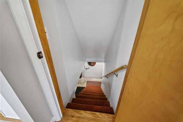 305 Woodsview Drive, Canal Winchester, OH 43110