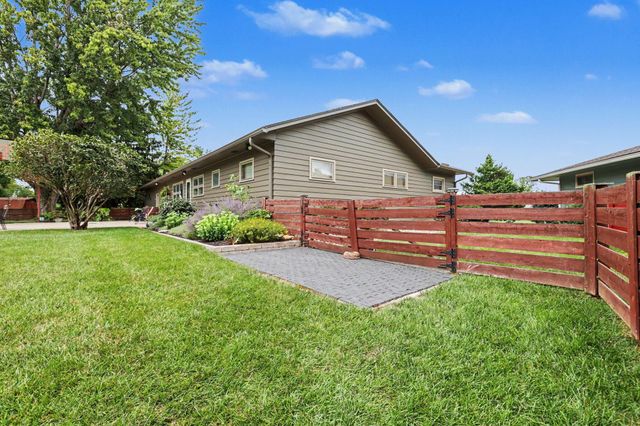 305 Woodsview Drive, Canal Winchester, OH 43110