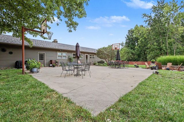 305 Woodsview Drive, Canal Winchester, OH 43110