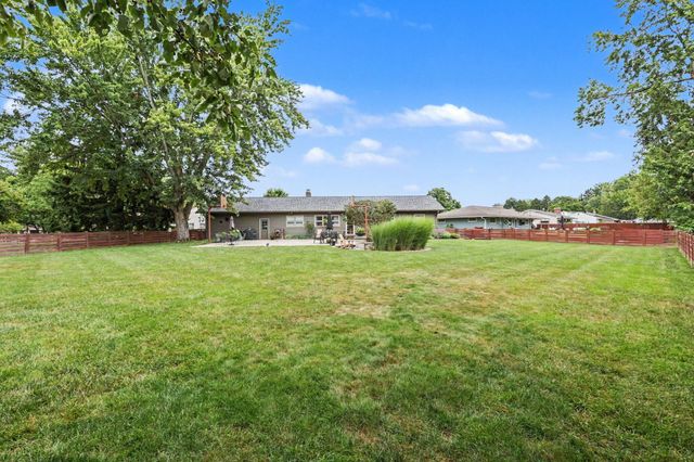 305 Woodsview Drive, Canal Winchester, OH 43110