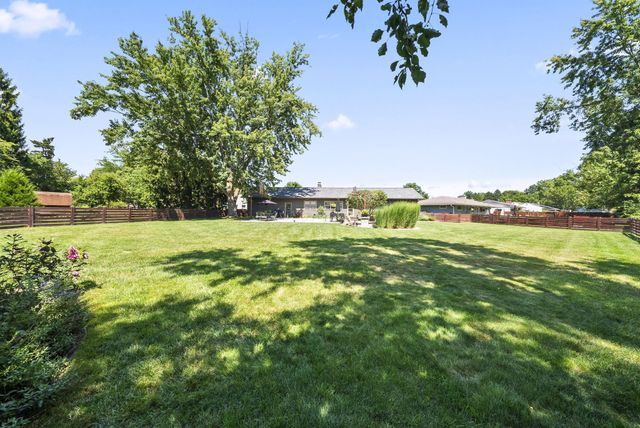 305 Woodsview Drive, Canal Winchester, OH 43110