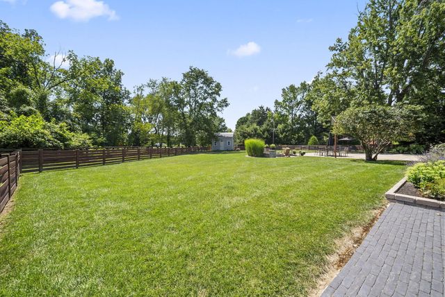 305 Woodsview Drive, Canal Winchester, OH 43110