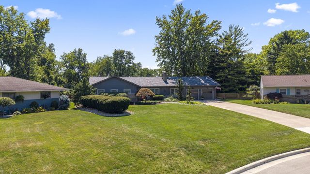 305 Woodsview Drive, Canal Winchester, OH 43110