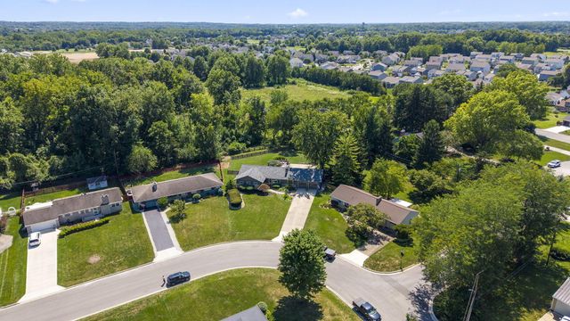 305 Woodsview Drive, Canal Winchester, OH 43110