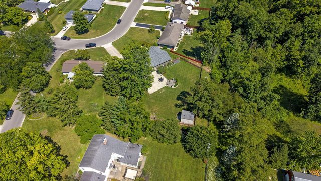 305 Woodsview Drive, Canal Winchester, OH 43110