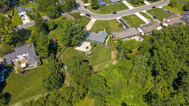 305 Woodsview Drive, Canal Winchester, OH 43110