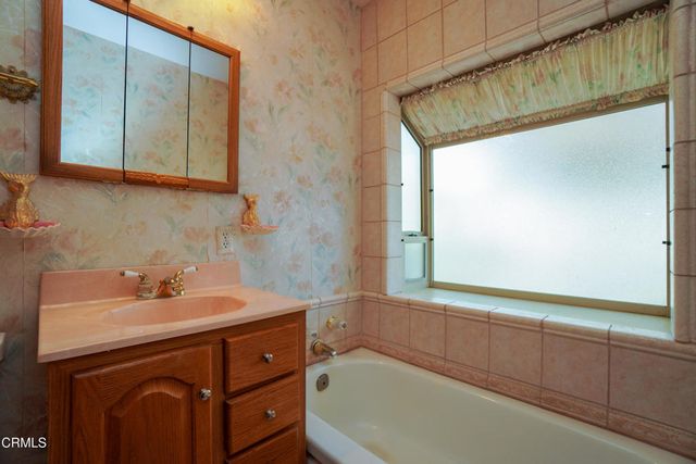 3820 S J Street, Oxnard, CA 93033