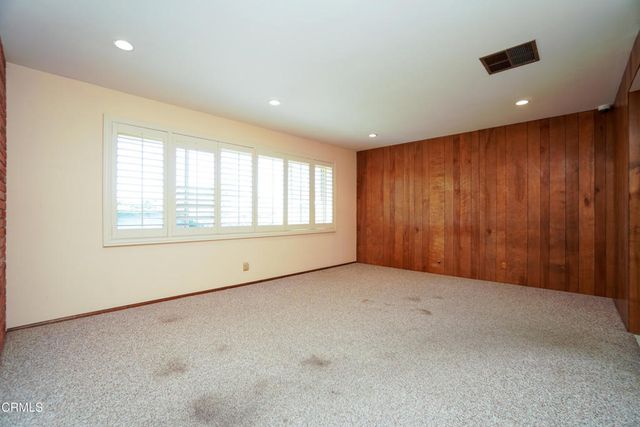 3820 S J Street, Oxnard, CA 93033