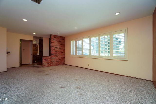 3820 S J Street, Oxnard, CA 93033