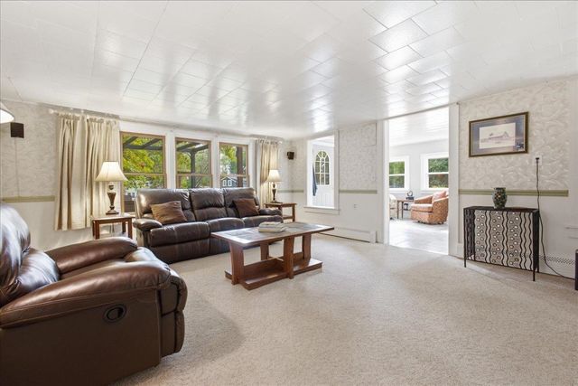 285 East Road, Ferrisburgh, VT 05473