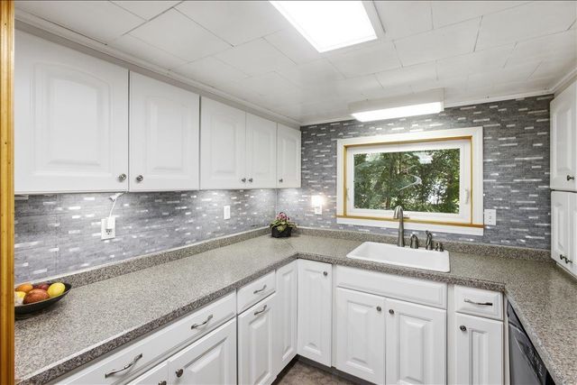 285 East Road, Ferrisburgh, VT 05473