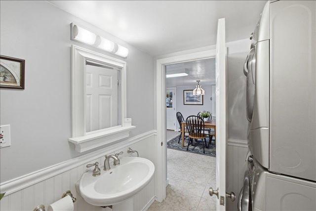 285 East Road, Ferrisburgh, VT 05473