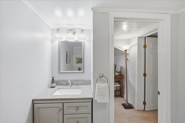 285 East Road, Ferrisburgh, VT 05473