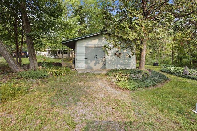 285 East Road, Ferrisburgh, VT 05473