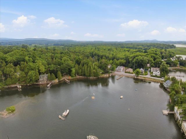 285 East Road, Ferrisburgh, VT 05473