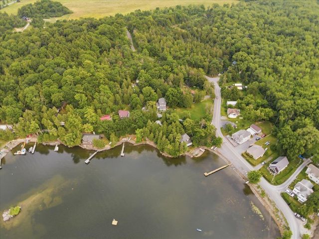 285 East Road, Ferrisburgh, VT 05473