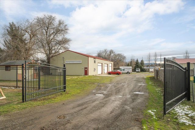 17622 E Cowley Ave, Spokane Valley, WA 99016