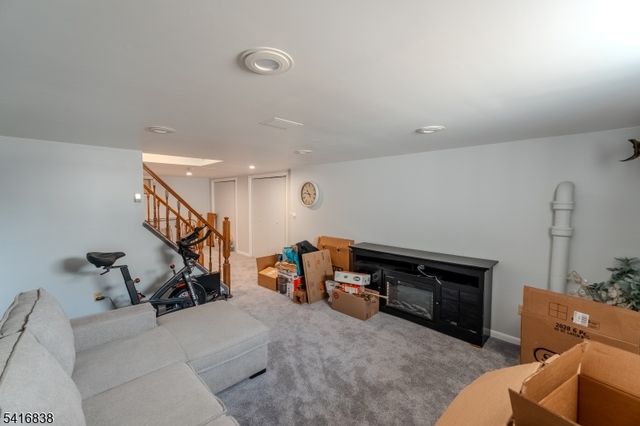 130 Loretta St, Woodbridge Twp., NJ 08861