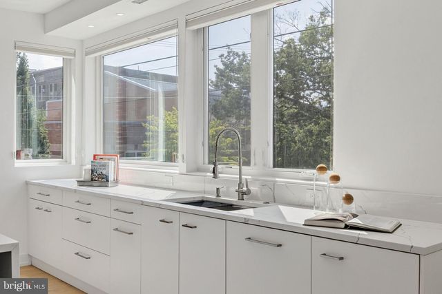 527 BROWN ST, Philadelphia, PA 19123