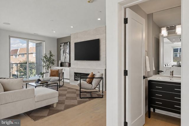 527 BROWN ST, Philadelphia, PA 19123