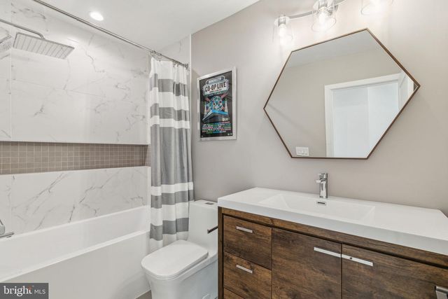 527 BROWN ST, Philadelphia, PA 19123