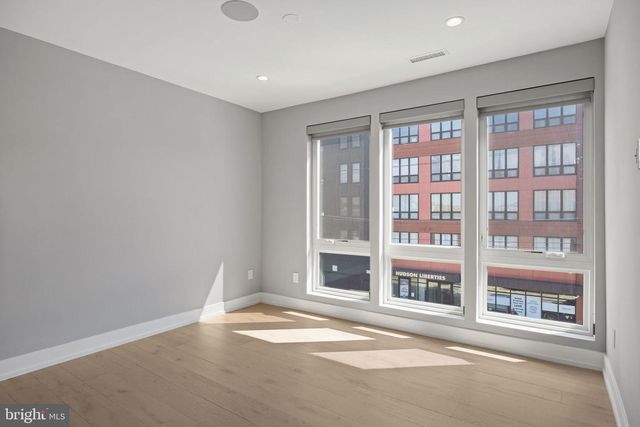 527 BROWN ST, Philadelphia, PA 19123
