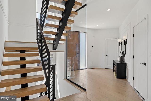 527 BROWN ST, Philadelphia, PA 19123