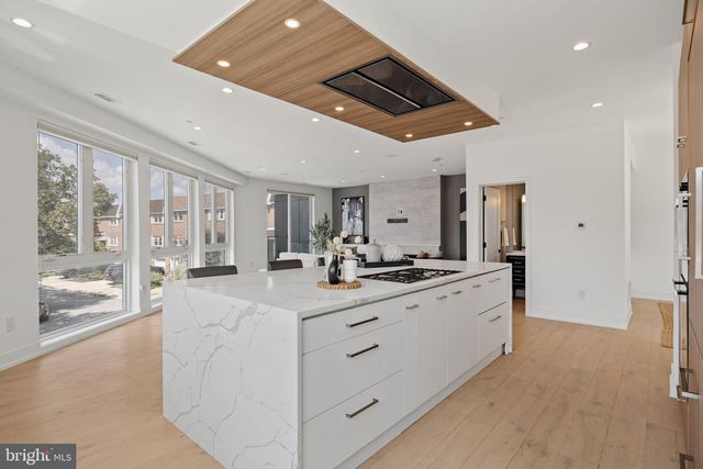 527 BROWN ST, Philadelphia, PA 19123