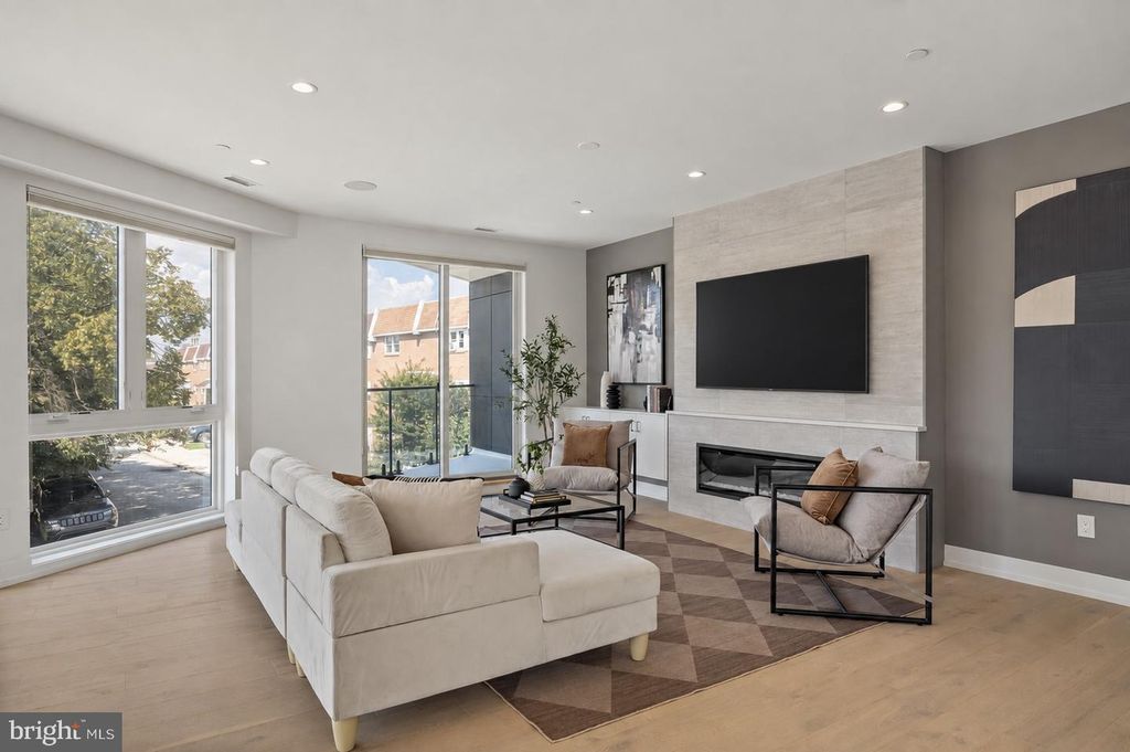 527 BROWN ST, Philadelphia, PA 19123