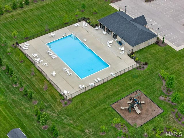 933 Sugar Pear Street, St Charles, MO 63301