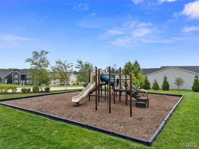 933 Sugar Pear Street, St Charles, MO 63301