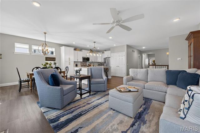 933 Sugar Pear Street, St Charles, MO 63301