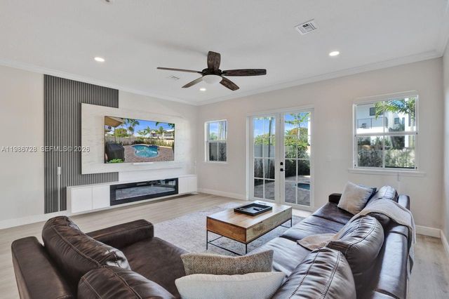 1121 NE 14th Ave 1121, Fort Lauderdale, FL 33304