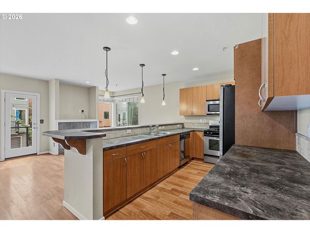 7518 N BURLINGTON Ave, Portland, OR 97203