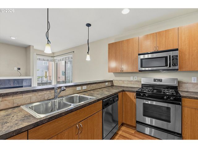 7518 N BURLINGTON Ave, Portland, OR 97203