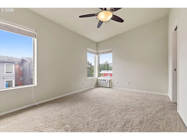 7518 N BURLINGTON Ave, Portland, OR 97203