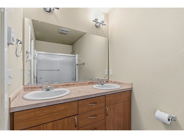 7518 N BURLINGTON Ave, Portland, OR 97203