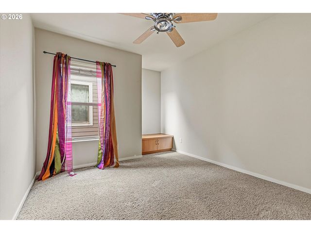 7518 N BURLINGTON Ave, Portland, OR 97203