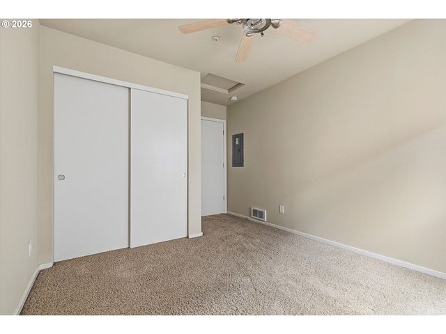 7518 N BURLINGTON Ave, Portland, OR 97203