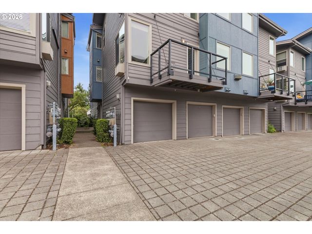 7518 N BURLINGTON Ave, Portland, OR 97203