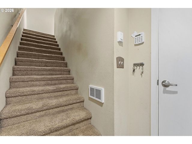 7518 N BURLINGTON Ave, Portland, OR 97203
