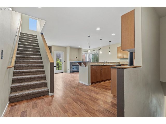 7518 N BURLINGTON Ave, Portland, OR 97203