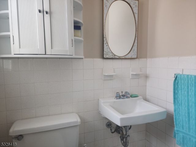 3 Harold Mathews Jr Ct, Butler Boro, NJ 07405