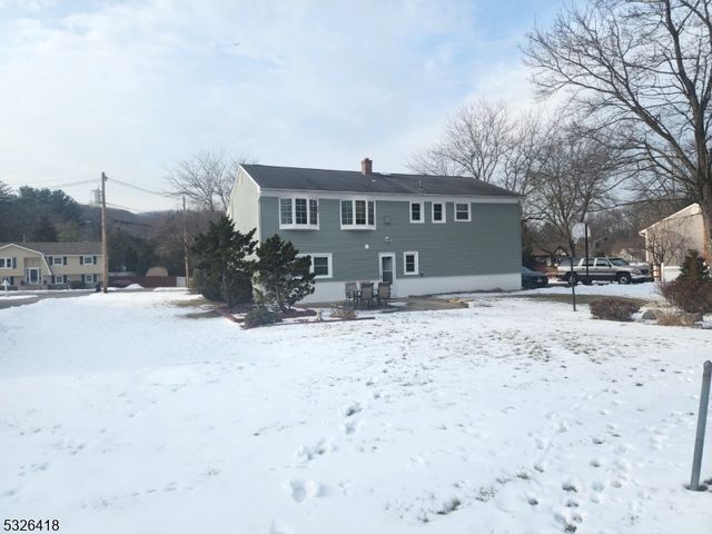 3 Harold Mathews Jr Ct, Butler Boro, NJ 07405