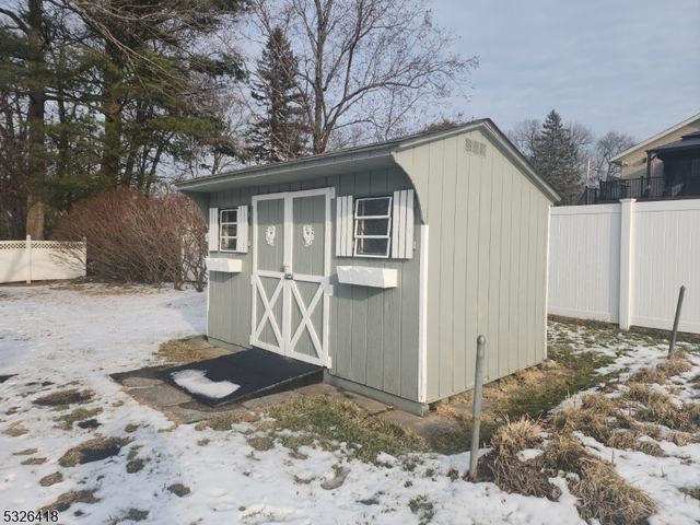 3 Harold Mathews Jr Ct, Butler Boro, NJ 07405