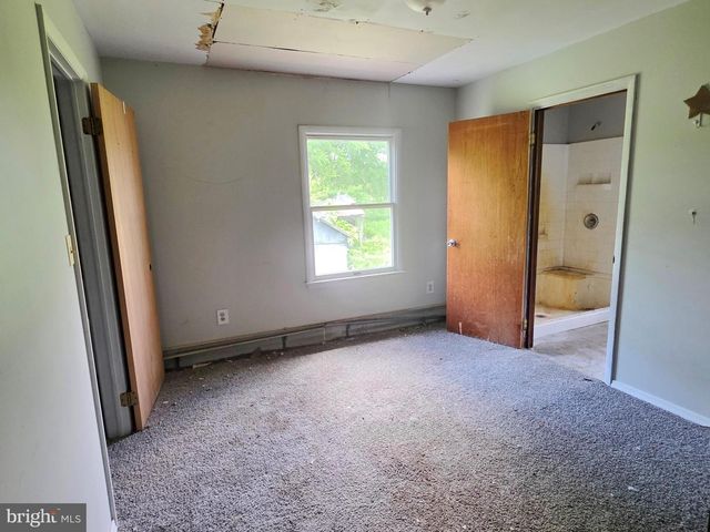 808 LINCOLN RD, Mullica Hill, NJ 08062