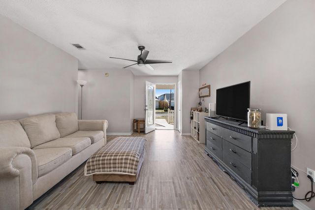 67 NW Olde Cypress Circle, Fort Walton Beach, FL 32548