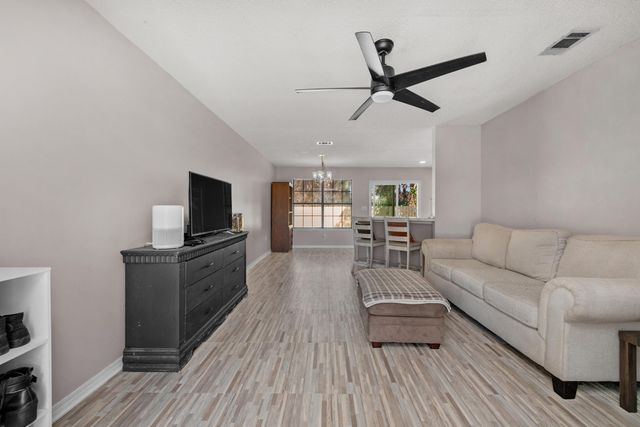 67 NW Olde Cypress Circle, Fort Walton Beach, FL 32548