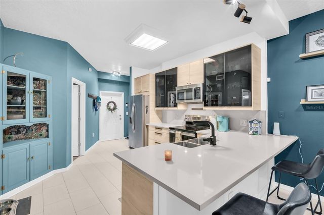 316 8TH STREET S 104, St Petersburg, FL 33701