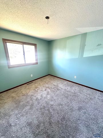 2415 E OTHER, Pierre, SD 57501